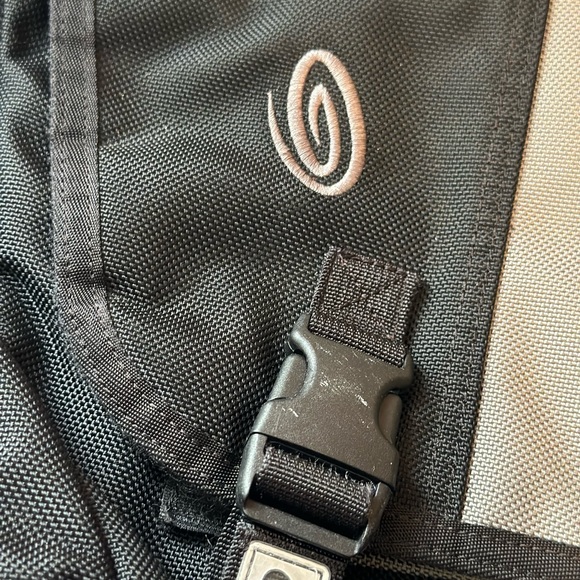 TIMBUK2 Commute Messenger Laptop Bag Unisex - Picture 3 of 8